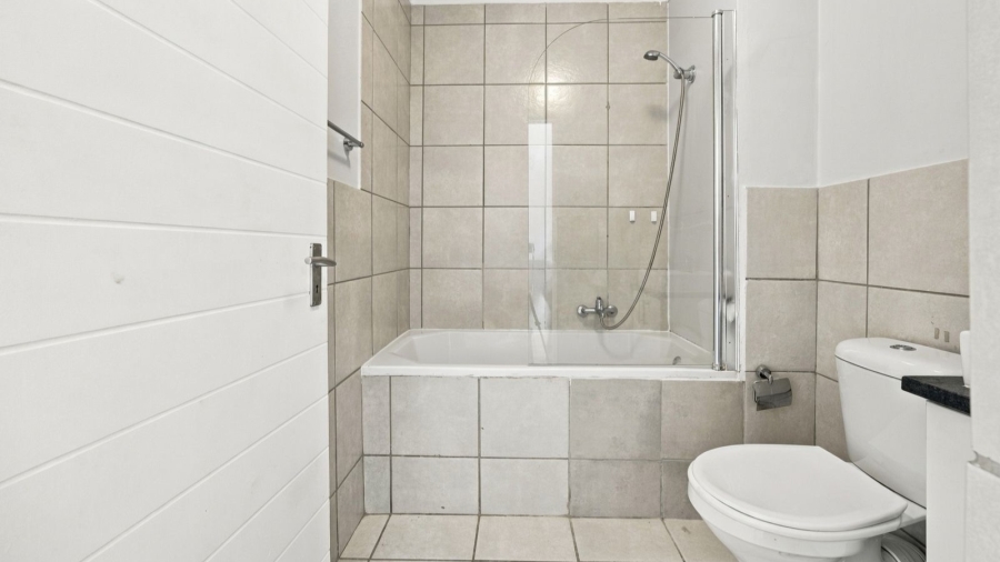 To Let 2 Bedroom Property for Rent in Lemoenkloof Western Cape